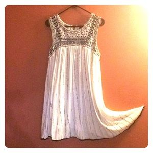 Miimo Keyhole Back Dress